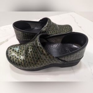 Dansko Metallic Blue Geometric nursing leather professional clogs shoes size 39